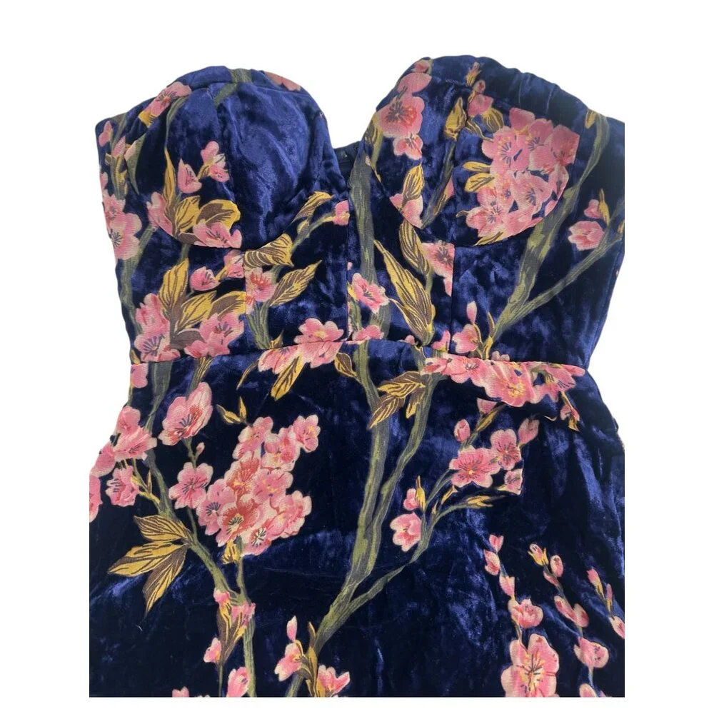 ✨ NWT Lulus Navy Velvet Floral Strapless Maxi Gown XS ✨ - Picture 4 of 8